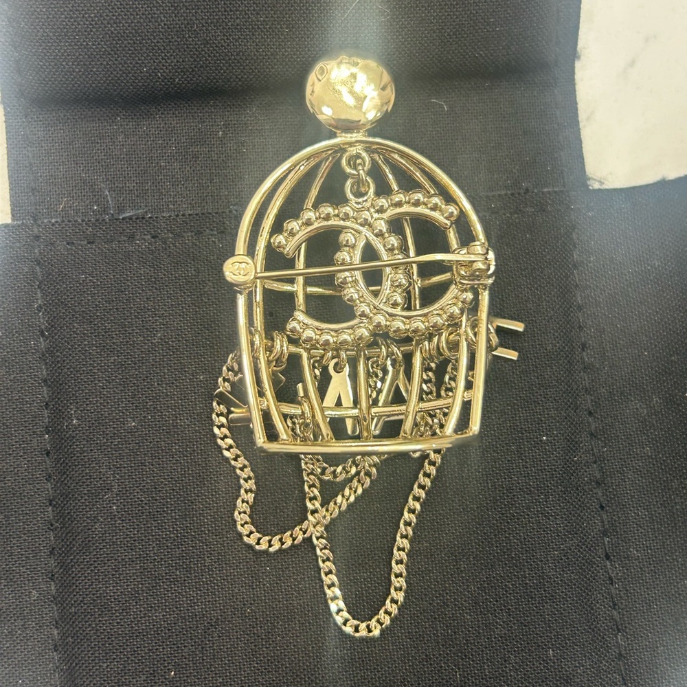 CHANEL Birdcage Brooch Gold with Crystal and Pearl Accent - Picture 3 of 7
